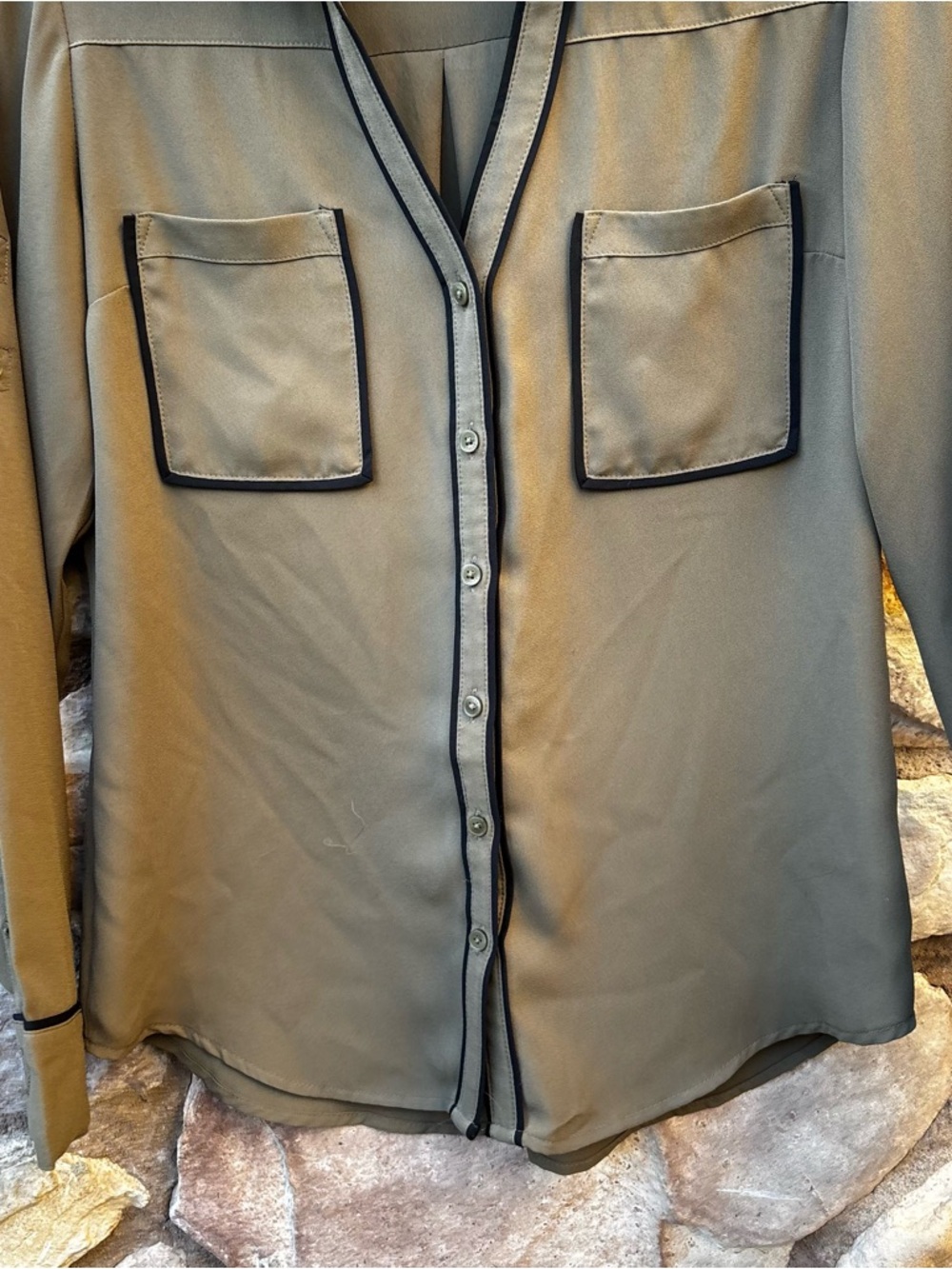 EXPRESS The Portofino Shirt Slim Fit Khaki Black Blouse Size Small - Picture 3 of 8